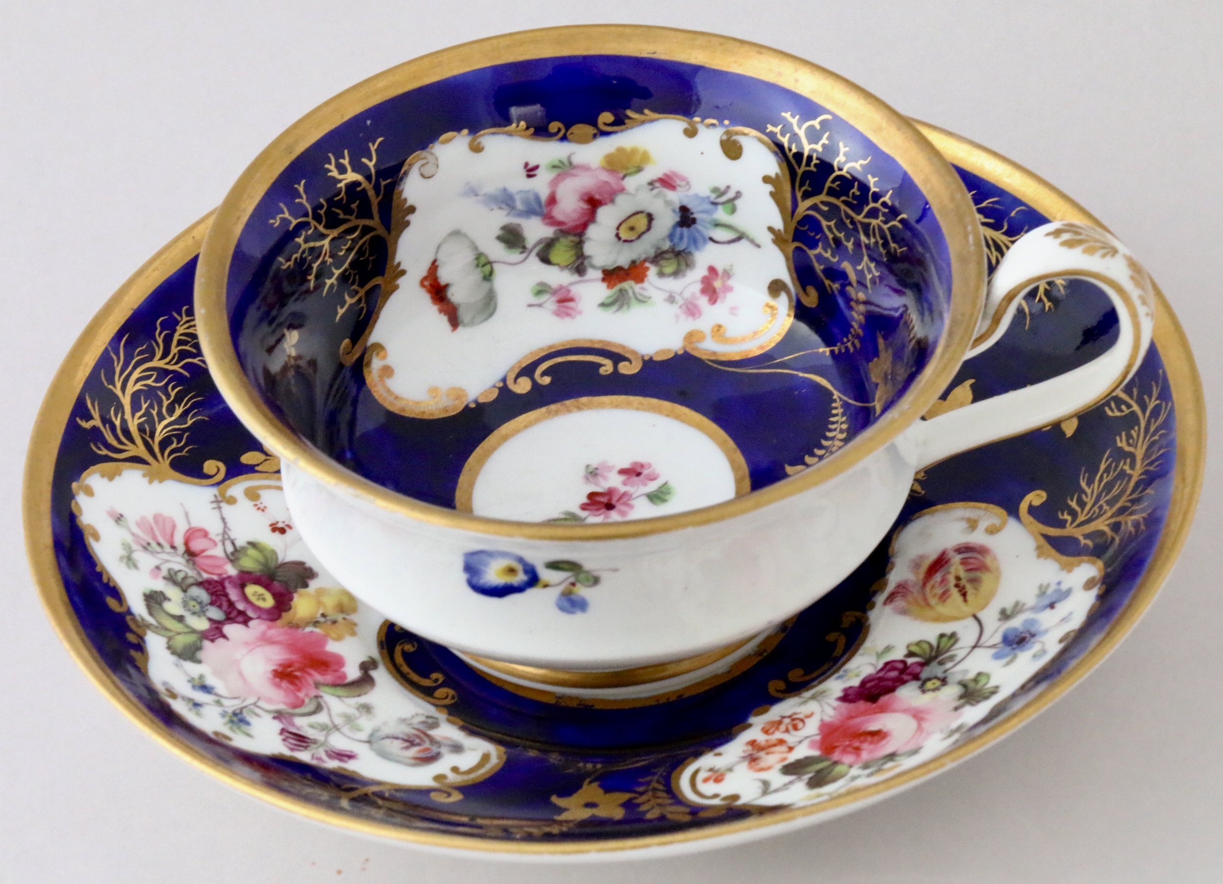 Minton finely painted ‘French shape’ cup & saucer, ca. 1827